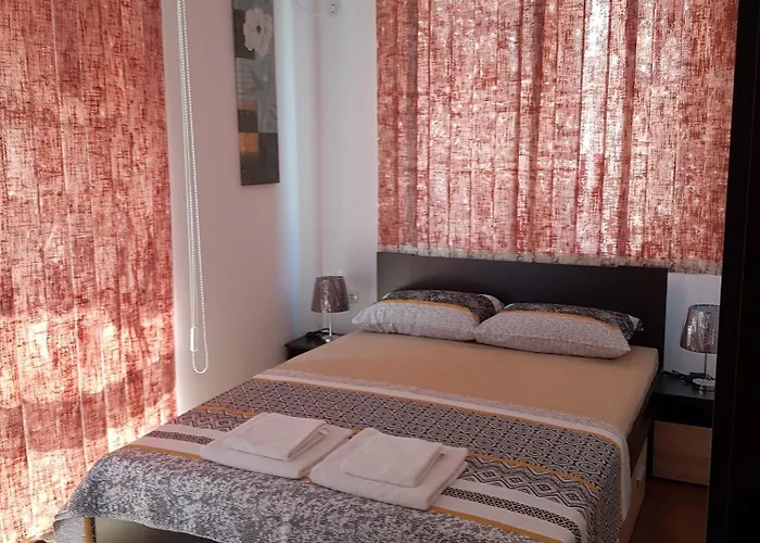 Nedelchevi 3* פרימורסקו