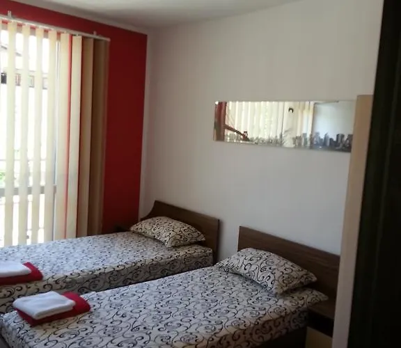 Nedelchevi Gasthuis 3*