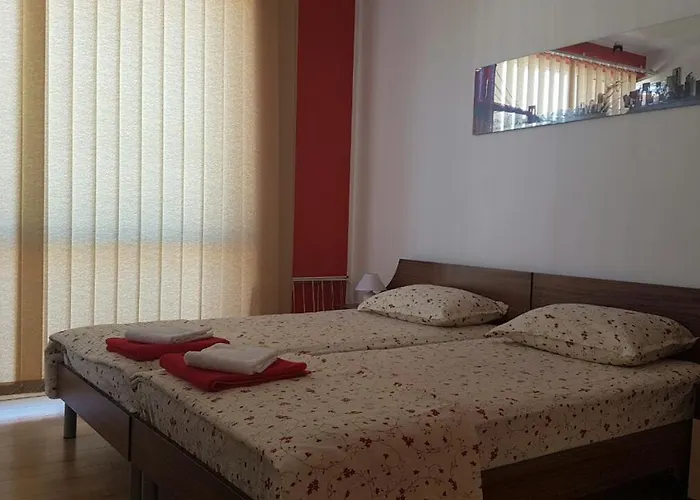 Nedelchevi בית הארחה 3*