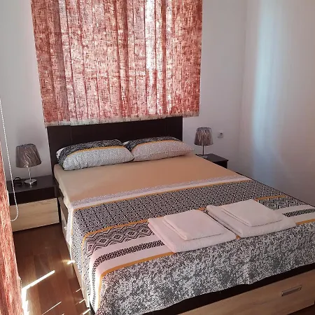 Nedelchevi Guest house 3*